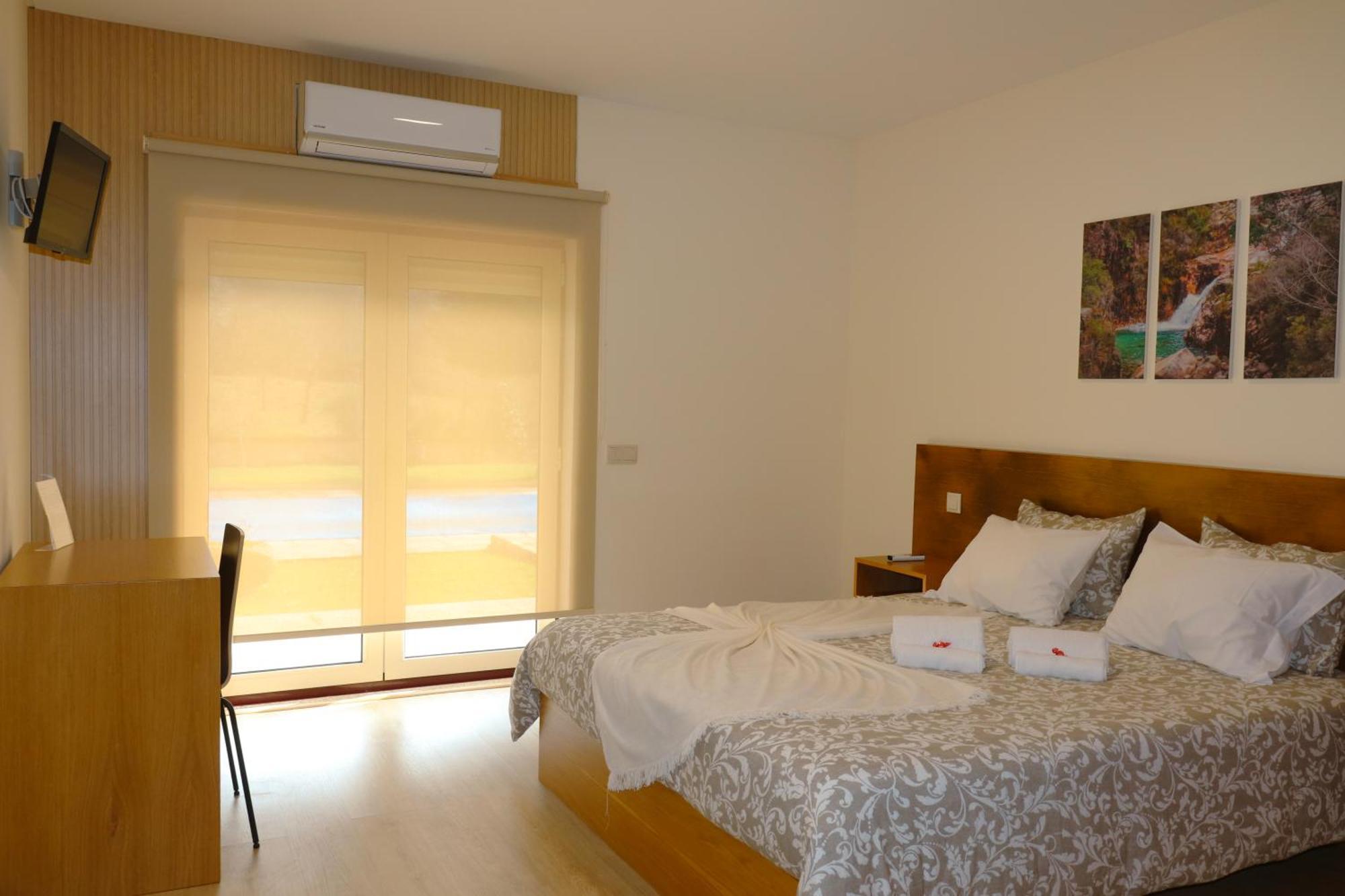 Bed and Breakfast Outeiro Do Moinho Campo do Geres Esterno foto
