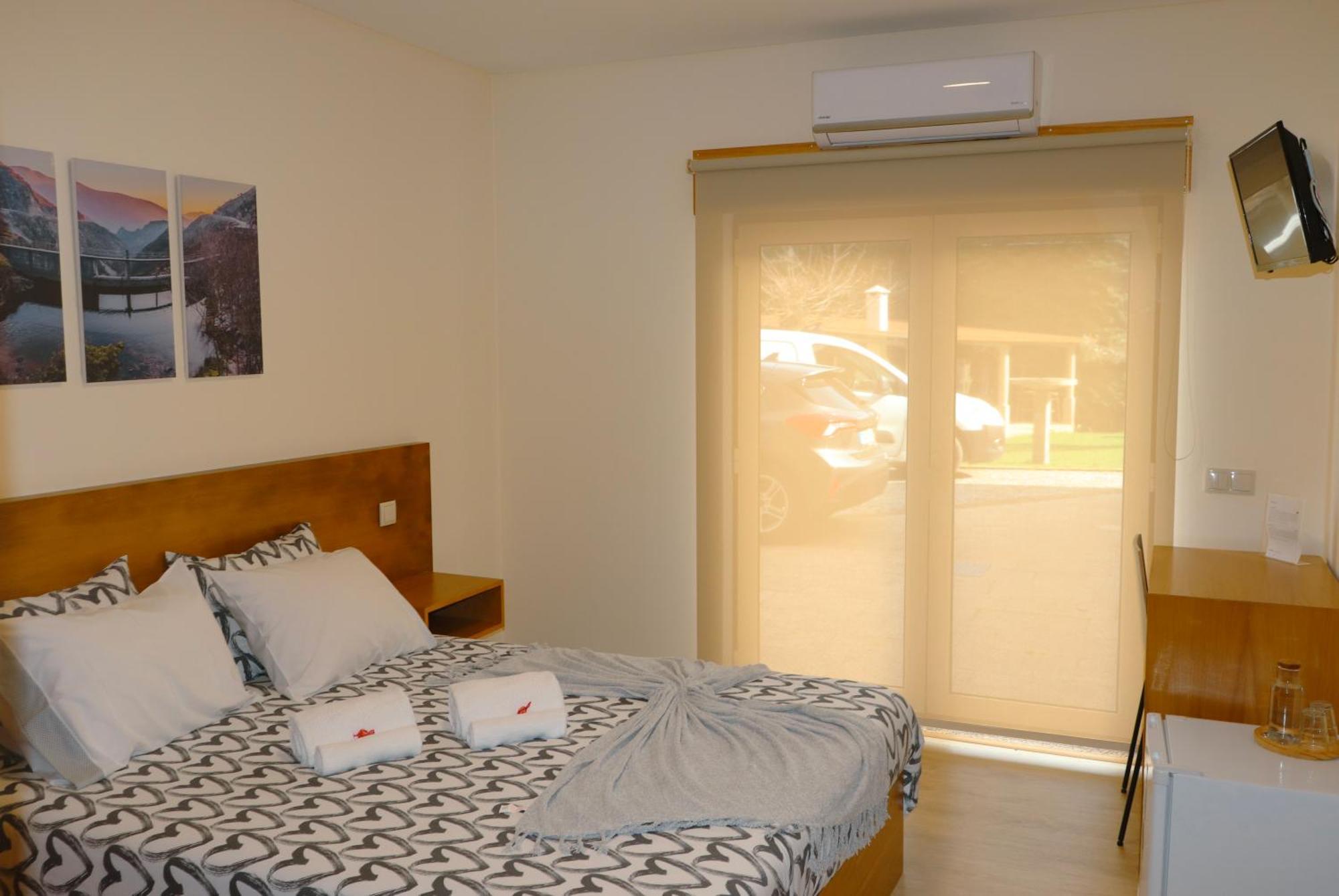 Bed and Breakfast Outeiro Do Moinho Campo do Geres Esterno foto